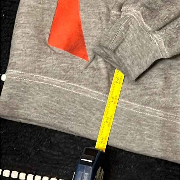 Wildfox ~ I’m The Present Sweatshirt - large red bow! So adorable! Size xxs! - Picture 11 of 16